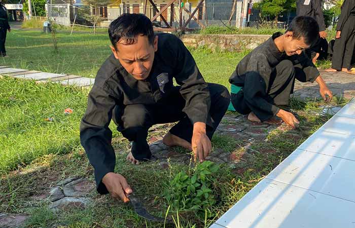 Sambut Tahun Baru 2024, PSHT Karangdagangan Jombang Gelar Kerja Bakti 2 PSHT Karangdagangan Jombang 1