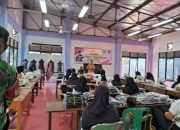 Kerja Sama Satgas TMMD 122 Kodim 0809 Bersama Disnaker Kabupaten Kediri Beri Pelatihan Menjahit