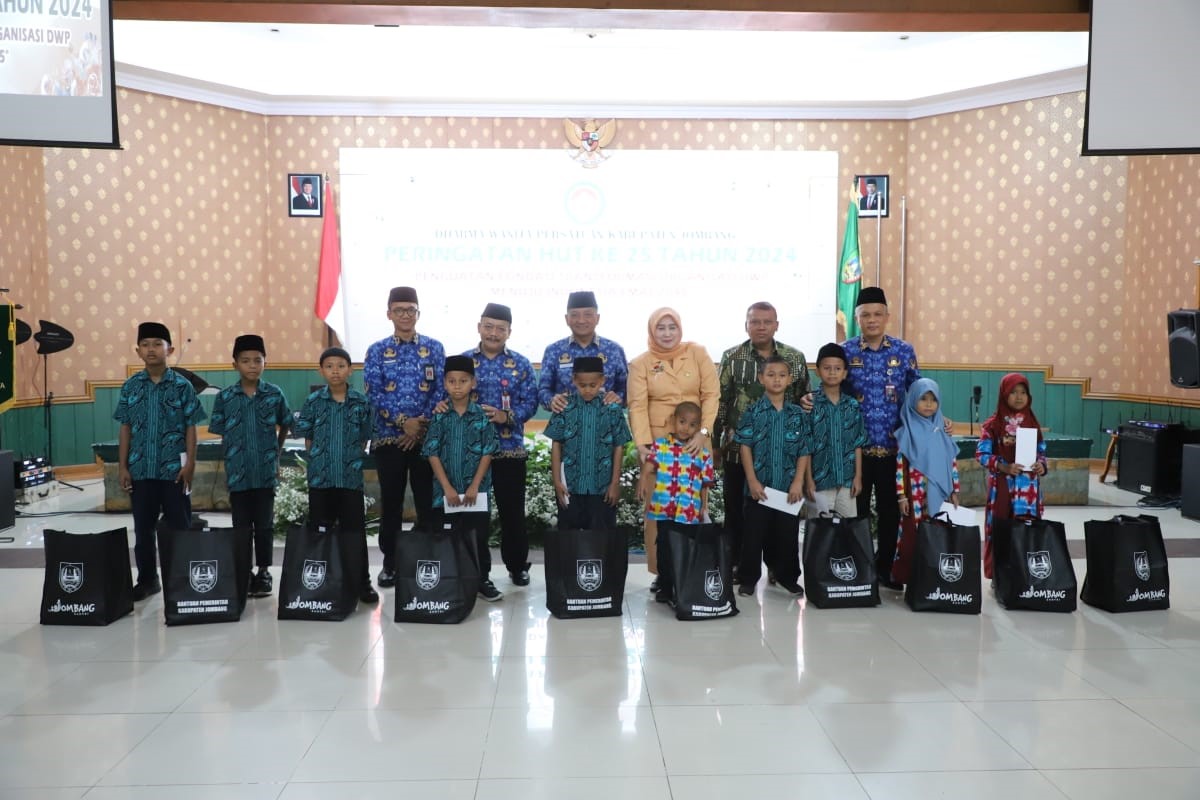 Pemerintah Kabupaten Jombang Peringati Hari Ulang Tahun Dharma Wanita Persatuan yang ke-25 2 kd