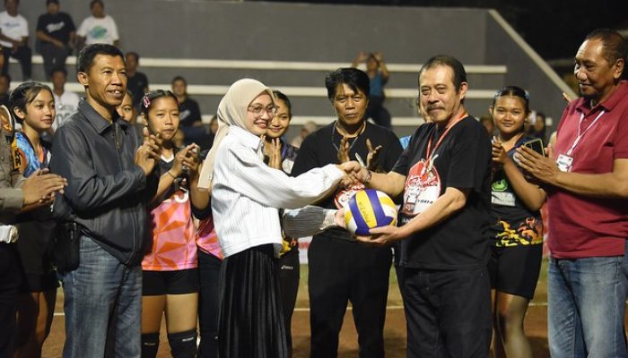 Buka Turnament Terbuka Volly Putri Antar Club Se-Jatim Kawula Alit Cup I 2025 Mbak Wali Dorong Sportivitas Atlet Muda