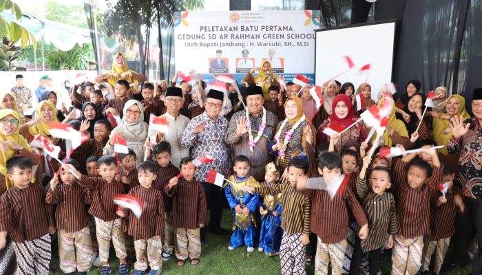 Persemian dan Peletakan Batu Pertama Oleh Bupati Jombang, Pembangunan SD Ar-Rahman Green School