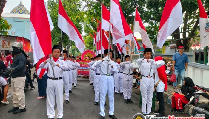 Karnaval HUT ke-80 RI: SDN Pulolor I Jombang Tampilkan Paskibraka dan Maskot Spektakuler