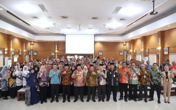 Bupati Jombang Serahkan Langsung SK Pensiun, Sebanyak 111 ASN Memasuki Masa Purna Tugas