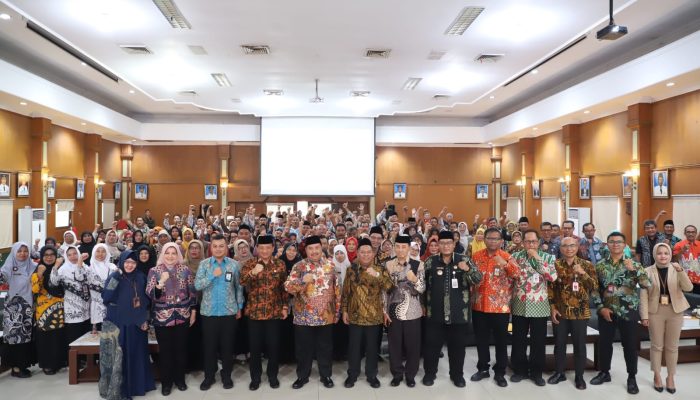 Bupati Jombang Serahkan Langsung SK Pensiun, Sebanyak 111 ASN Memasuki Masa Purna Tugas