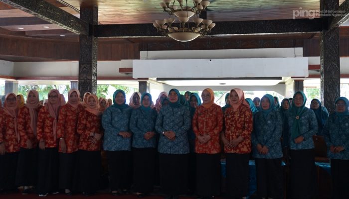 Rapat Pleno PKK dan Dharma Wanita Persatuan Kabupaten Nganjuk Bahas Kegiatan Sosial