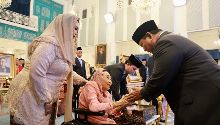 Gelar Pahlawan Nasional di Anugerahkan Prabowo Subianto Kepada 10 Tokoh dari Gus Dur hingga Soeharto pada Hari Pahlawan 2025