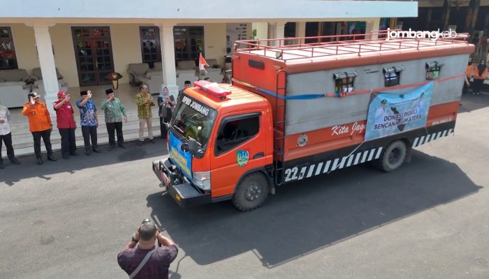 Bantuan Kemanusiaan di Kirim Oleh Bupati Jombang Warsubi untuk Korban Bencana Sumatera