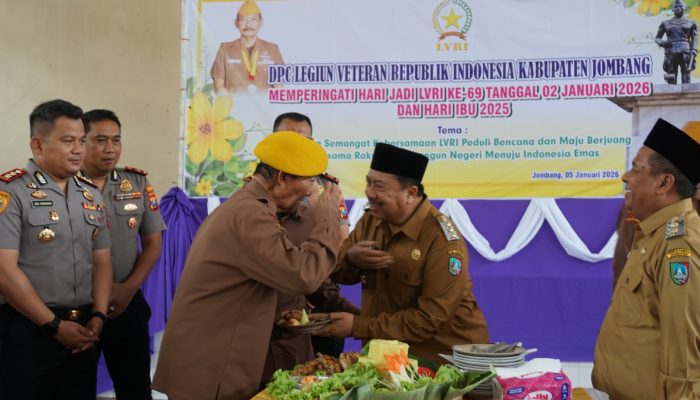 Abah Bupati Warsubi Hadir, Veteran Jombang Haru Bahagia Dalam Hari Jadi Ke-69