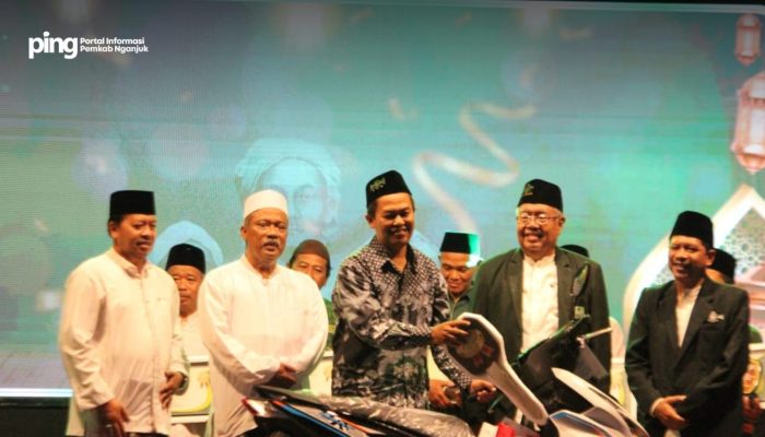 Harlah 100 Tahun NU di Nganjuk, PKB Serahkan Motor dan Laptop untuk Digitalisasi Dakwah