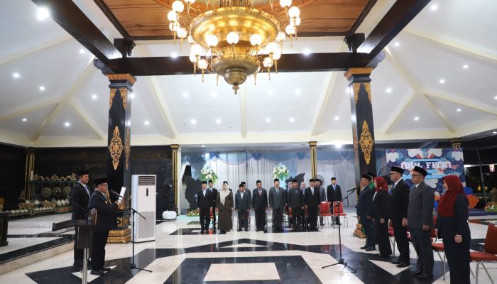 Bupati Jombang Warsubi Melantik 5 Pejabat Pimpinan Tinggi Prataa Hasil Seleksi Terbuka Dalam Memperkuat Formasi Birokasi