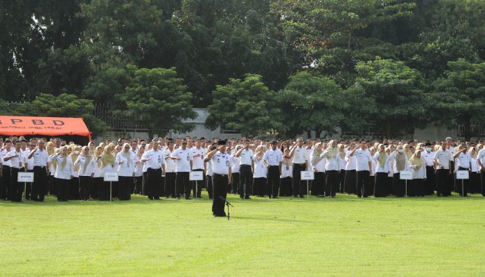 Usai Libur  Lebran Bupati Jombang Warsubi Pimpin Apel Kerja Dan Haal Bihalal ASN Pemkab Jombang