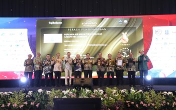 Perumdam Tirta Kencana Jombang berhasil meraih Golden Award dalam ajang TOP BUMD 2026, sebagai bukti konsistensi kinerja serta komitmen terhadap inovasi yang berkelanjutan