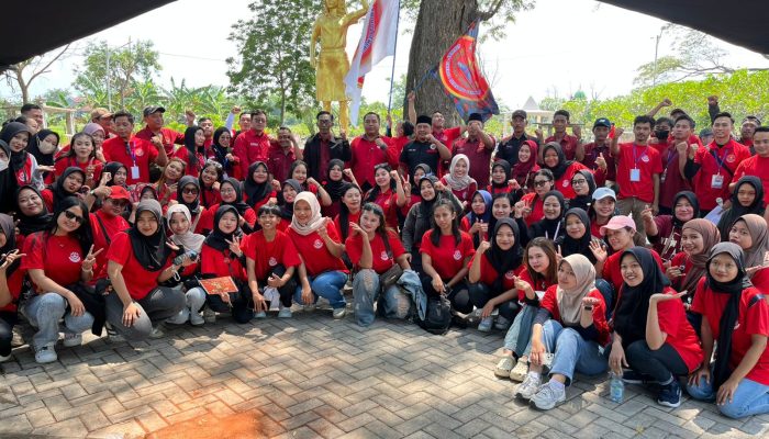 Peringatan May Day 2026, SPBS Nganjuk Mengadakan Doa Bersama dan Tabur Bunga di Makam Marsinah