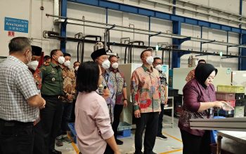 Kunjungi Dua Pabrik Besar, Bupati Jombang Pastikan Investasi Berdampak Nyata Bagi Masyarakat