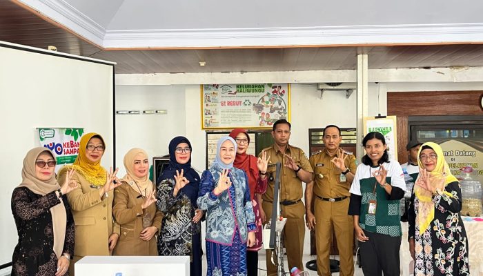 Terima Paket Bantuan Mesin Daur Ulang Plastik, Warga Kaliwungu Wujudkan Ekonomi Sirkular.