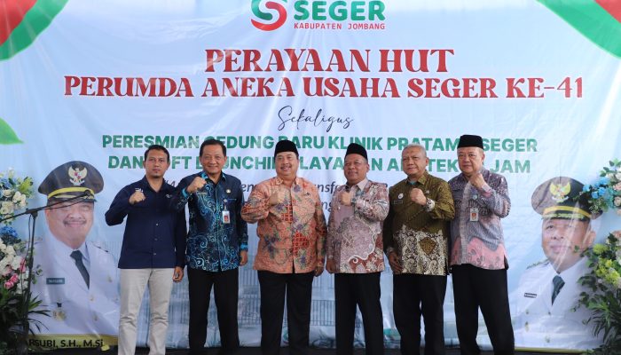 Hadirkan wajah baru Klinik Pratama Layanan Apotik 24 Jam bagi Warga Jombang dan Aneka Usaha Seger Perumda.