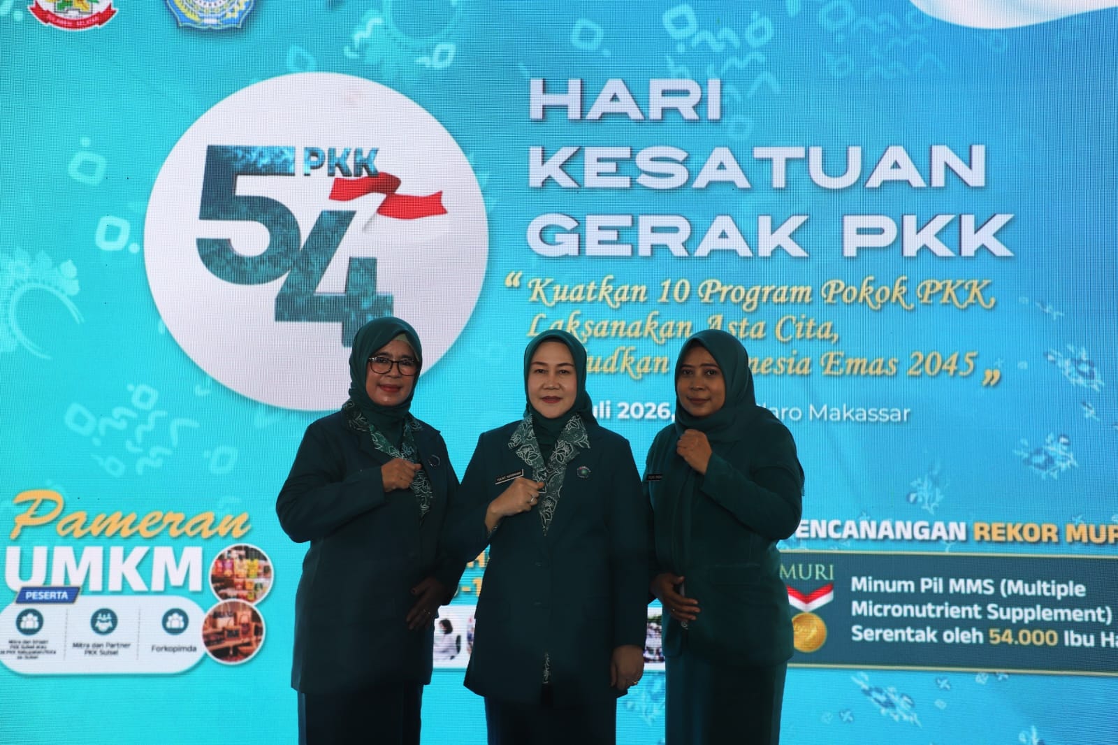 Ketua PKK Jombang mengekuti kegiatan HKG PKK Ke 54 di makasar