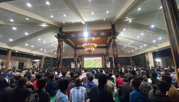 Euforia Nobar Final Piala Dunia FIFA 2026 Warnai Pendopo Kabupaten Jombang