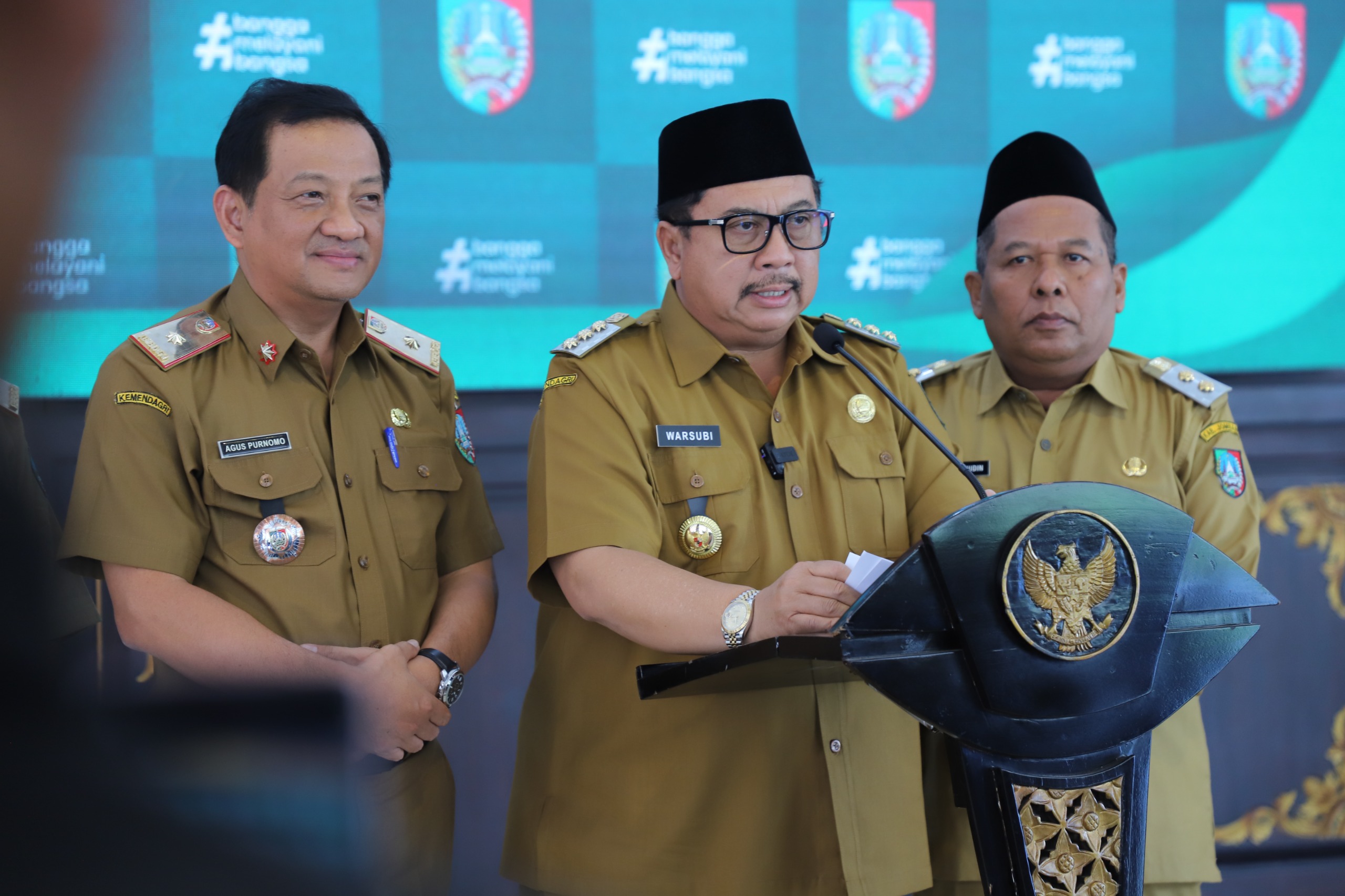 Bupati Jombang Mengantisipasi Dampak Kemarau, Instruksikan Langkah Cepat Lewat SE Sekda 1 gd4h2S6gr2FLt1rgC9DBTKmoHPCGe7Cffn0qr80F