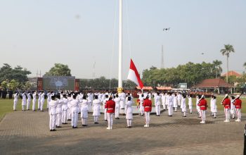 HUT ke-81 RI di Jombang, Bupati Warsubi Pimpin Upacara dan Paskibraka Tampilkan Formasi Bintang