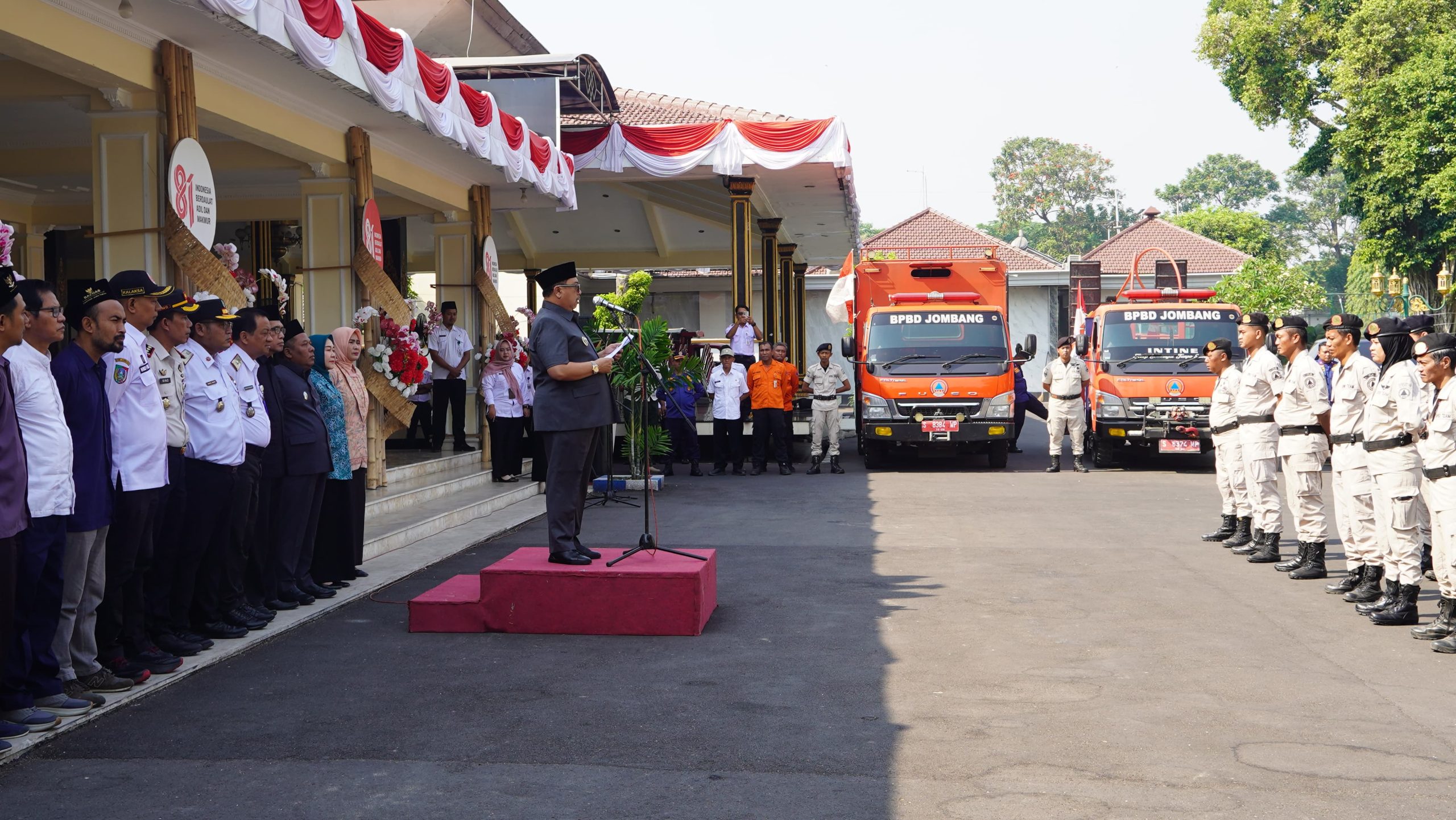 Pemkab Jombang Kirim 10,118 Ton Beras untuk Korban Gempa NTT 1 bantuan ntt scaled